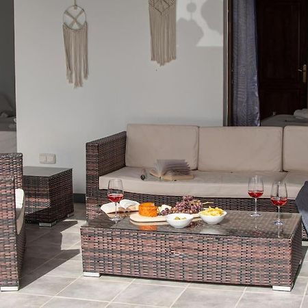 Casa Marlay Spacious, Heated Pool, Bbq & Fast Wi-Fi Only 15 Minutes Walk To Town Playa Blanca  Exterior photo