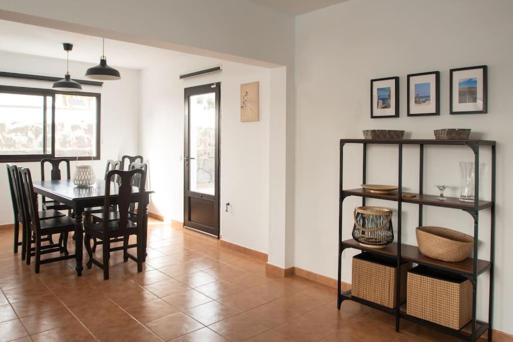 Casa Marlay Spacious, Heated Pool, Bbq & Fast Wi-Fi Only 15 Minutes Walk To Town Playa Blanca  Exterior photo